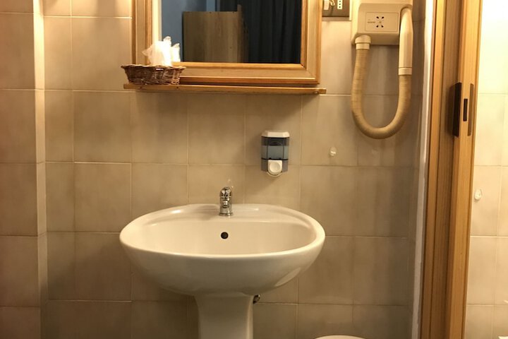 Room 33 of 56