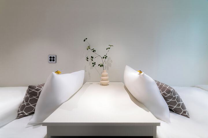Room 42 of 84