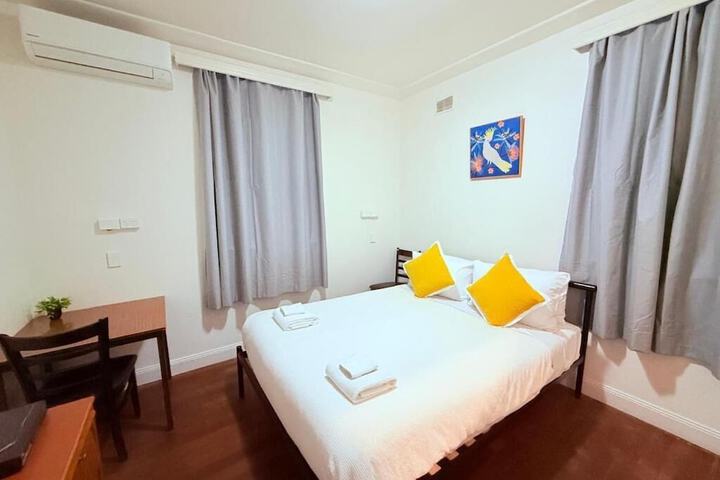 Room 6 of 31