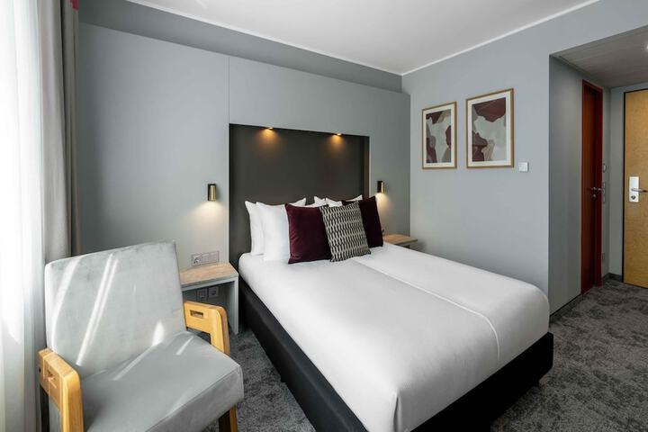 Room 40 of 121
