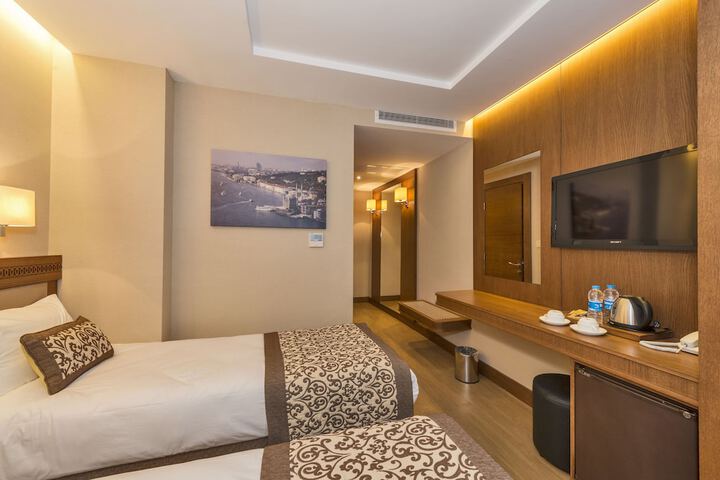 Room 34 of 60