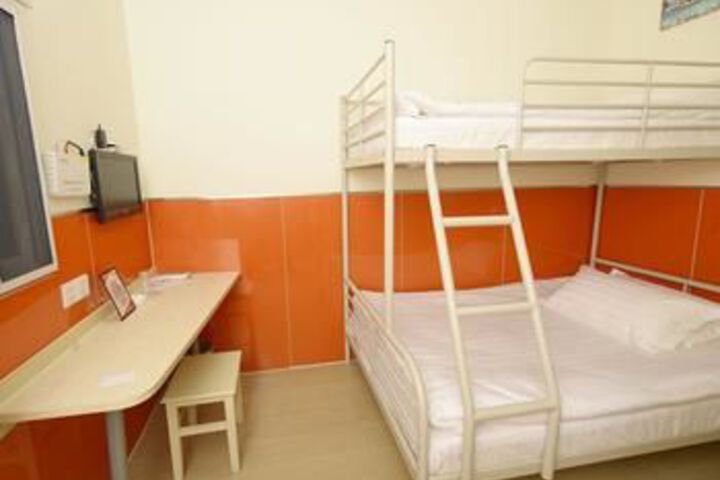 Room 20 of 38
