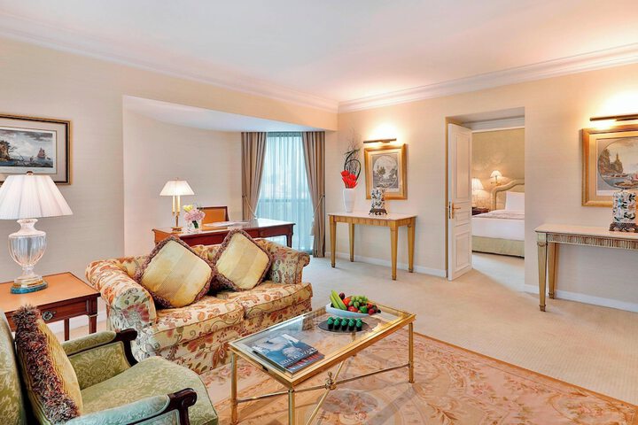 Room 27 of 160