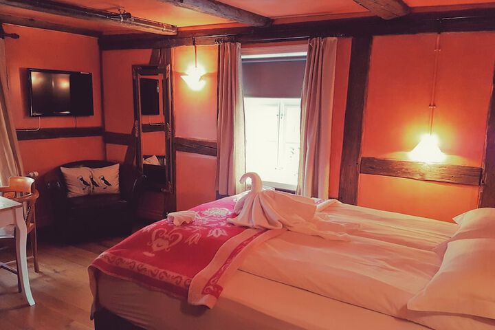 Room 10 of 53