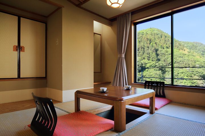 Room 16 of 54