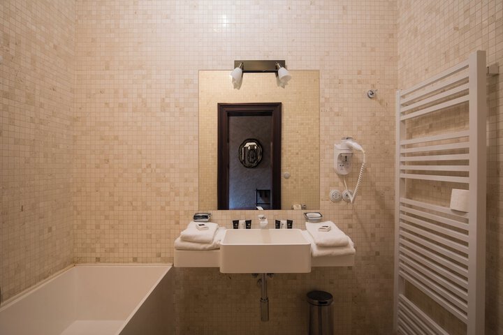 Room 90 of 183