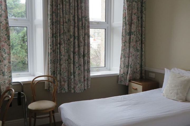 Room 6 of 74