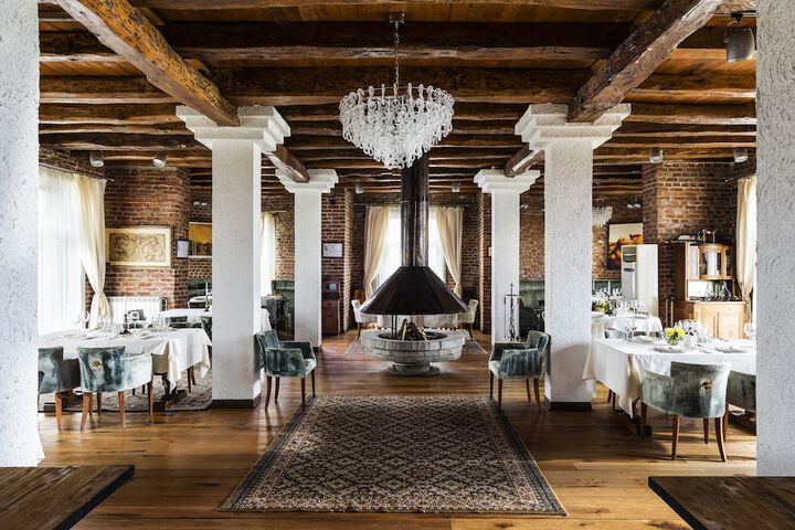 Dining 44 of 73