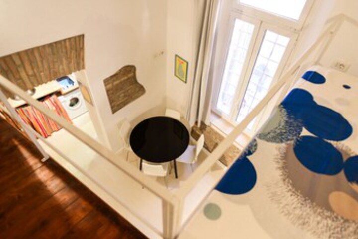 Room 6 of 19