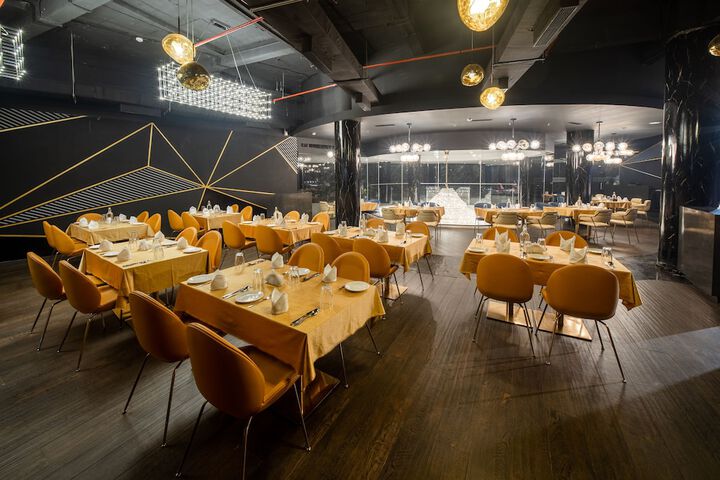 Dining 42 of 67