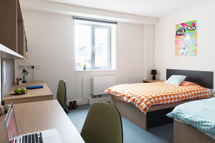 Room 9 of 30