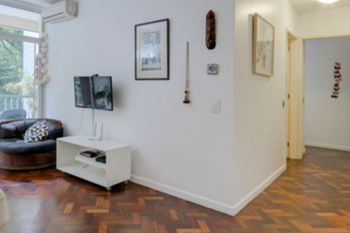 Room 12 of 37