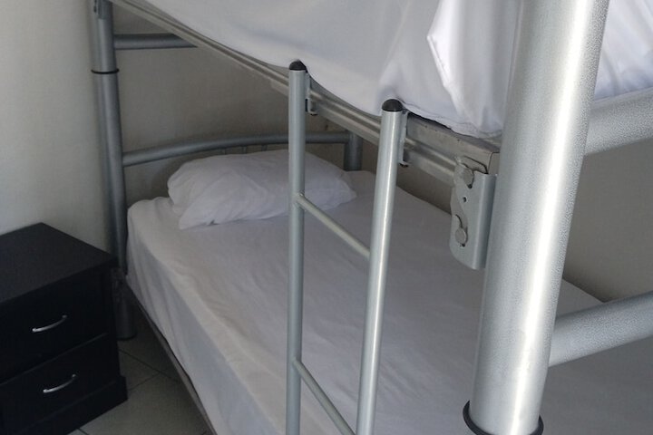 Room 4 of 8