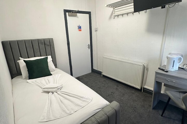 Room 11 of 20