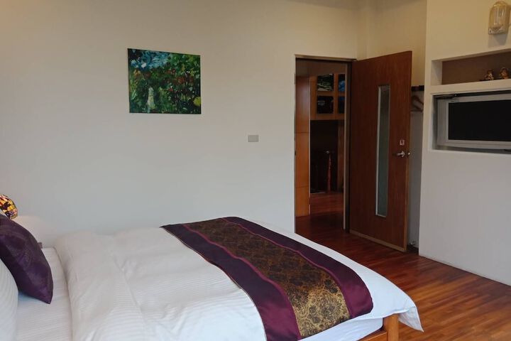 Room 5 of 46