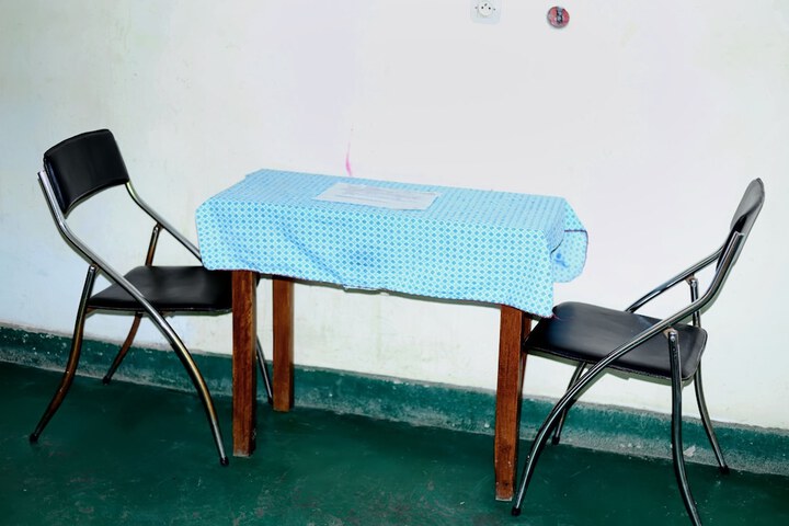 Room 12 of 23