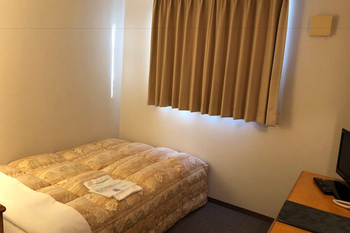 Room 8 of 20