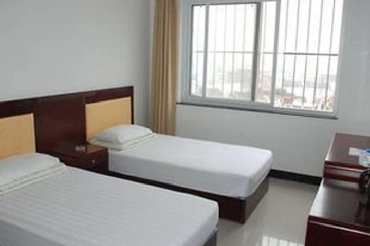 Room 3 of 6