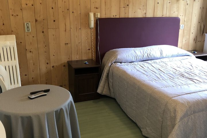Room 9 of 28