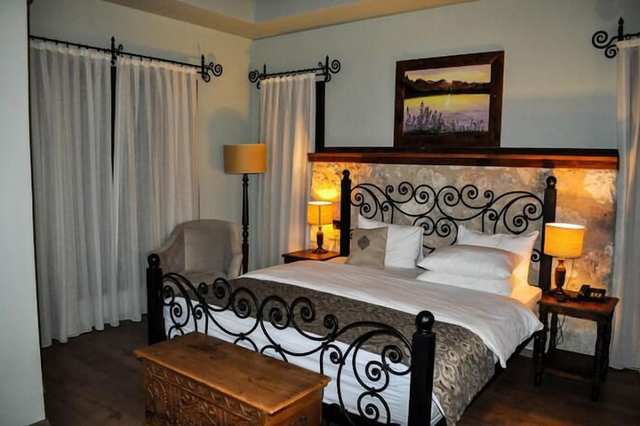 Room 8 of 31