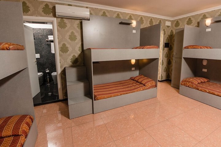Room 12 of 35