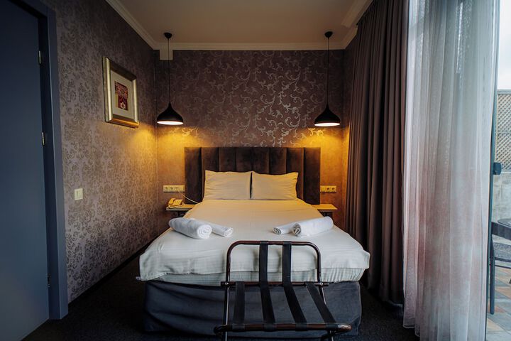 Room 38 of 163