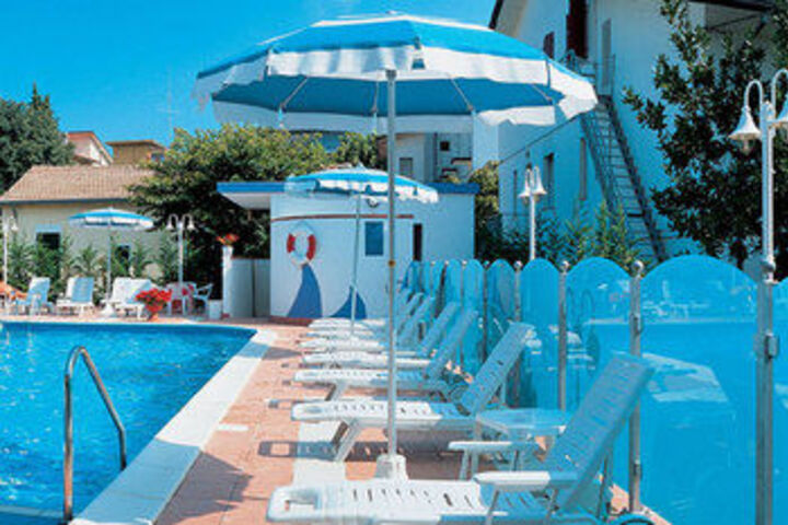 Pool 18 of 28