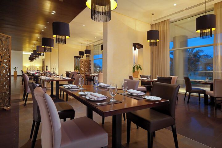 Dining 45 of 67