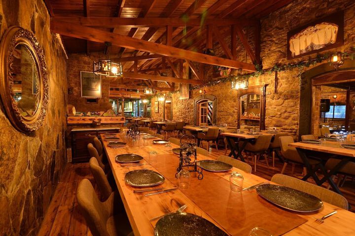 Dining 15 of 39