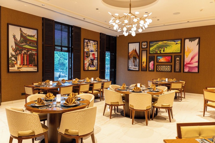 Dining 74 of 125