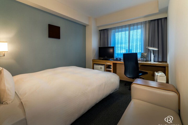 Room 3 of 12