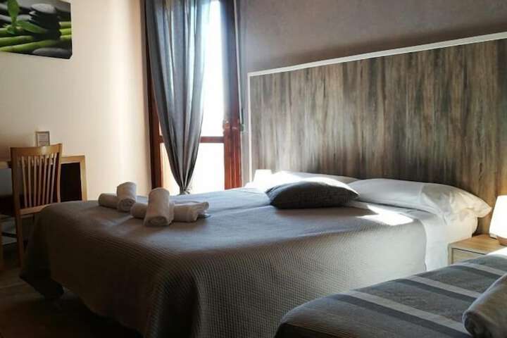 Room 3 of 20