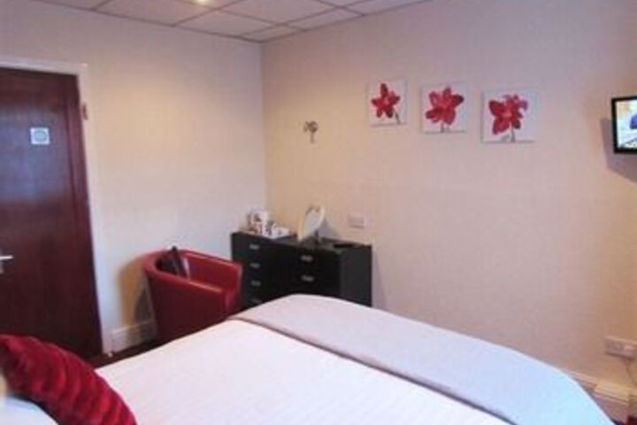 Room 32 of 39