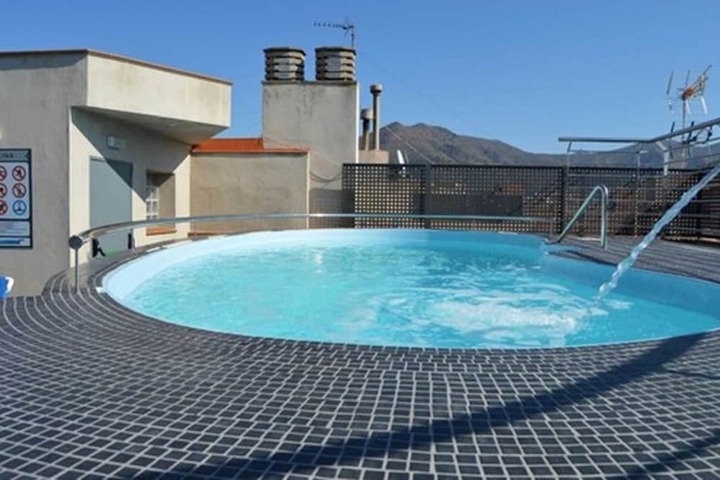 Hotel Pool