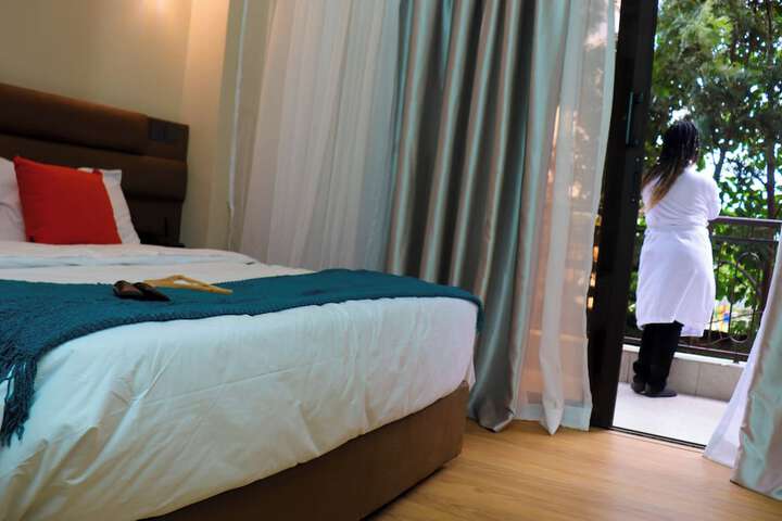 Room 2 of 17