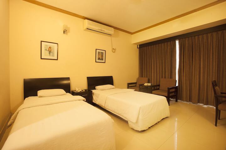 Room 21 of 36