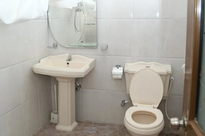 Room 8 of 21