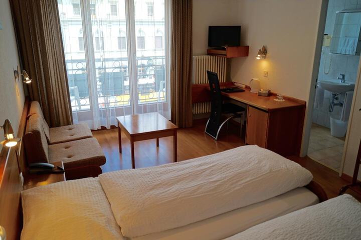Room 21 of 36