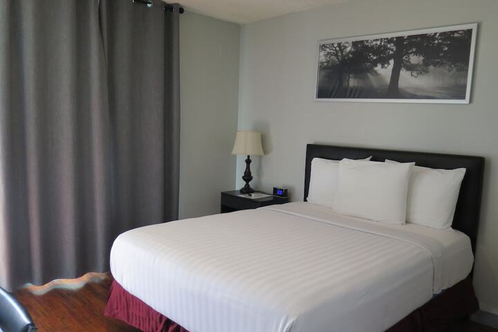 Room 4 of 25