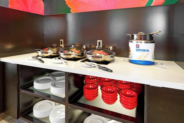 Breakfast/Coffee Service 26 of 41