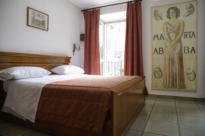 Room 13 of 24