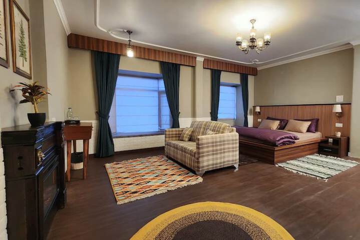 Room 11 of 20