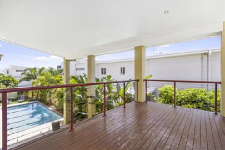 Terrace/Patio 2 of 19