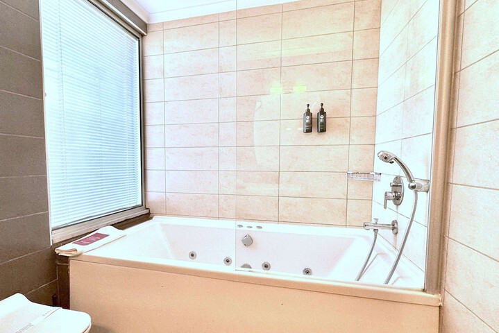 Room 21 of 53