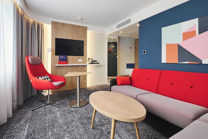 Room 10 of 37