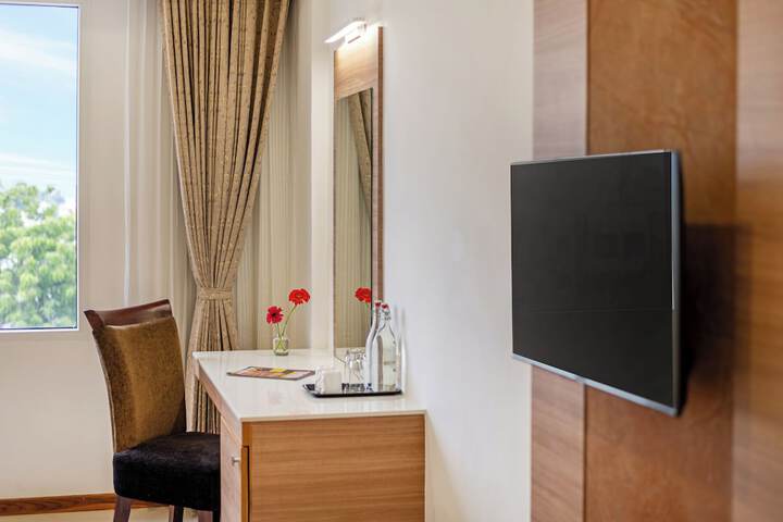 Room 14 of 33