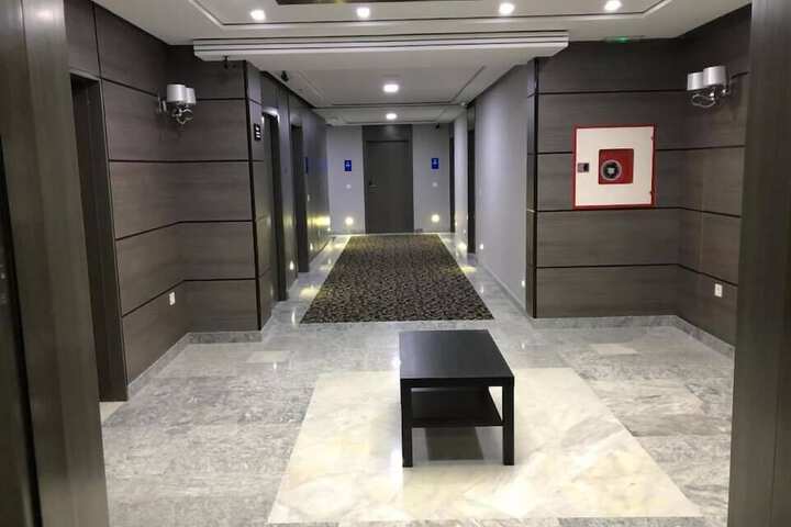 Ballroom/Hall 17 of 22