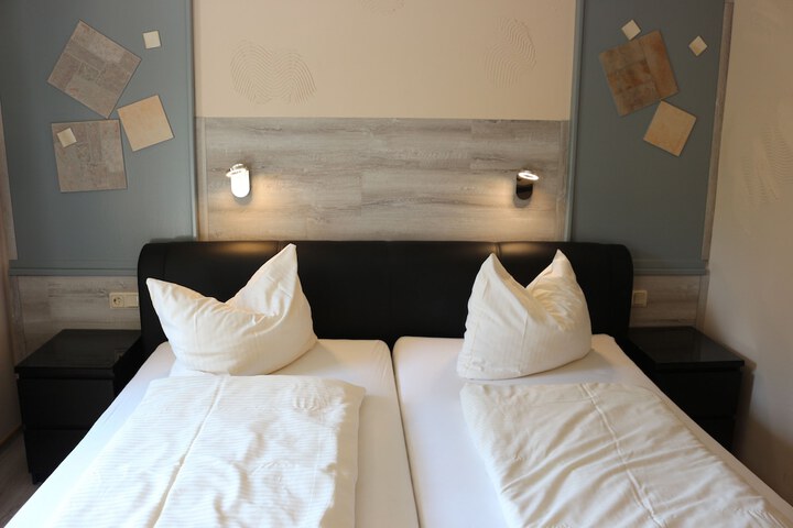 Room 16 of 73