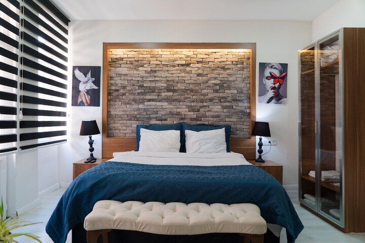 Room 28 of 50