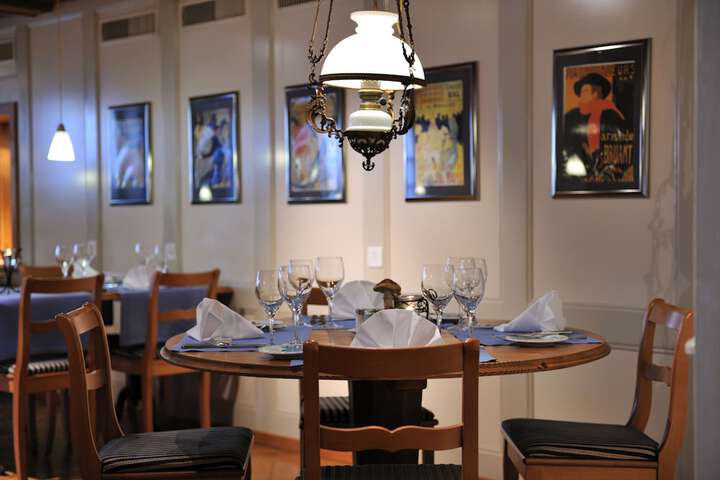 Dining 27 of 67